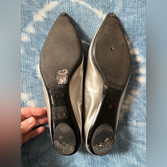 Vintage Marc Jacob’s mouse flat in silver size 5 1/2 - Picture 5 of 5